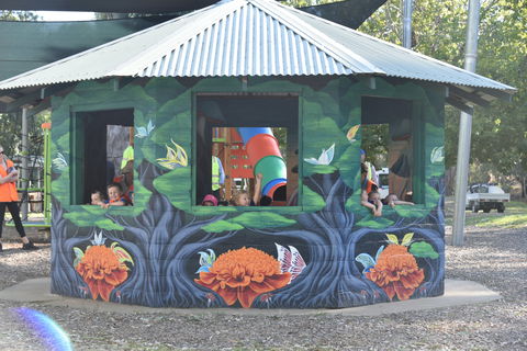 Howlong's Enchanted Hut - Lightning Ridge Tourism 0
