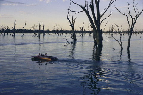 Yarrawonga-Mulwala - Lightning Ridge Tourism 1