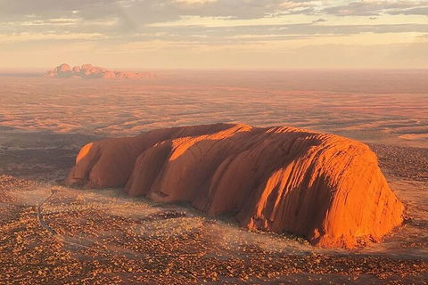 Helicopter Scenic: Uluru Rock Blast - Lightning Ridge Tourism 5