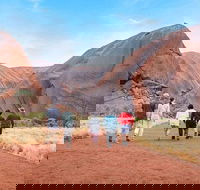 Explore Uluru 7 Hours Guide Tour at Sunrise with Light Breakfast - Lightning Ridge Tourism