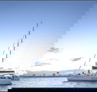 Gold Coast Sailing Cruise with sparkling wine  nibbles platter - Lightning Ridge Tourism