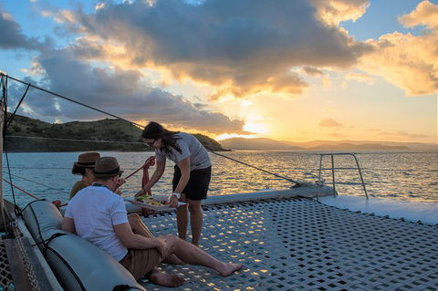 Sunset Sail In The Whitsundays - Lightning Ridge Tourism 5