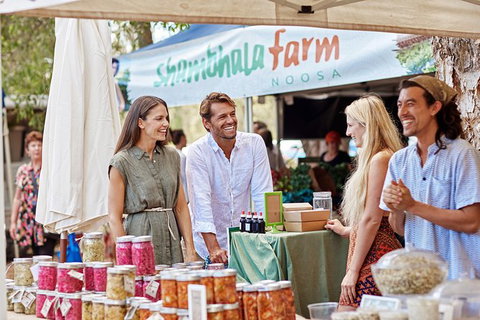 Sunshine Coast Eumundi Markets Return Minibus Transfer - Lightning Ridge Tourism 6