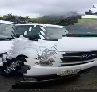 IMAX Private Transfer 7 Guests Cairns Airport to Hotels in Cairns City - Lightning Ridge Tourism