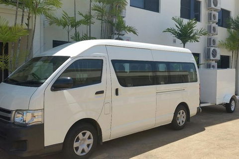Airport Transfer To Or From Cairns Hotels For Up To 13 People (7am-10pm) - Lightning Ridge Tourism 0
