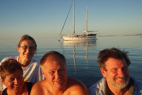 Great Barrier Reef Luxury Expedition Cruise Cabin Booking 7 Days 6 Night - Lightning Ridge Tourism 0