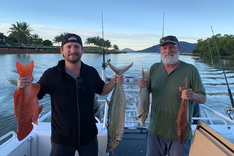 Great Barrier Reef Fishing Charter - Lightning Ridge Tourism 4