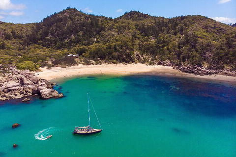 Helicopter And Magnetic Island Sailing - Lightning Ridge Tourism 5