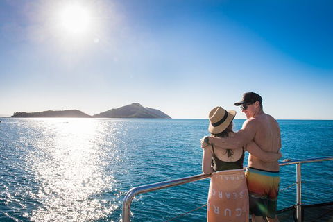 Day Sail The Whitsunday Islands On Atlantic Clipper From Airlie Beach - Lightning Ridge Tourism 5