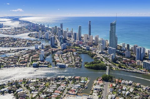 Arrival Private Transfers From Gold Coast Airport OOL To Gold Coast City - Lightning Ridge Tourism 4