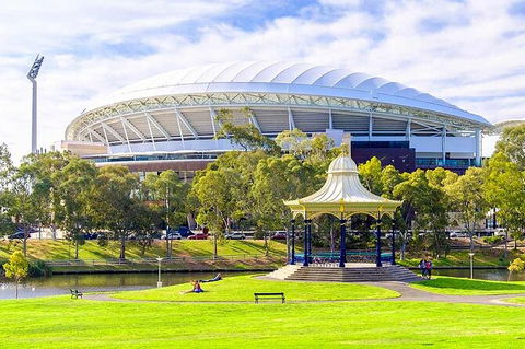 Adelaide Airport Transfers : Adelaide City To Airport ADL In Luxury Car - Lightning Ridge Tourism 8