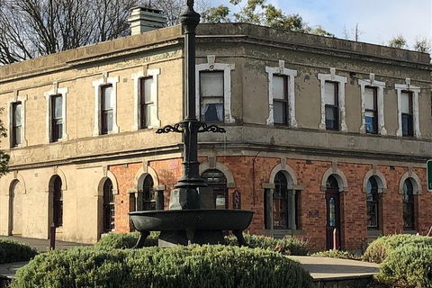 Alices Journeys Guided Walking Tours Of Daylesford - Lightning Ridge Tourism 0