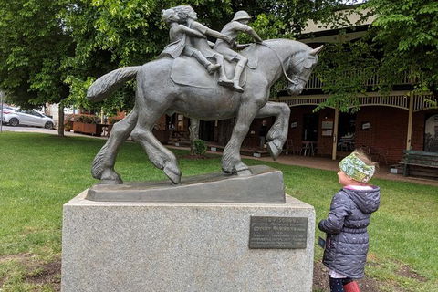 Alices Journeys Guided Walking Tours Of Daylesford - Lightning Ridge Tourism 3