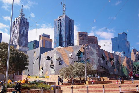 Arrival Private Transfers: Melbourne Airport MEL To Melbourne In Business Car - Lightning Ridge Tourism 1