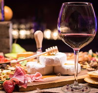 Full-Day Gourmet Wine Tour with Pick Up and Lunch - Lightning Ridge Tourism