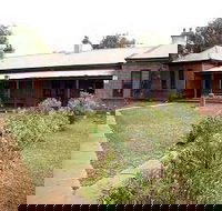 Musuem Under the Bridge - Lightning Ridge Tourism