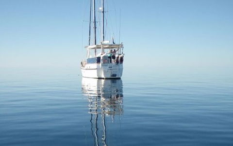 A Whitsunday Luxury Sailing Holiday - Lightning Ridge Tourism 0
