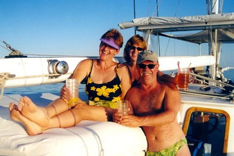 A Whitsunday Luxury Sailing Holiday - Lightning Ridge Tourism 4