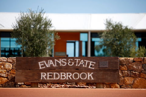 Evans & Tate - Lightning Ridge Tourism 1