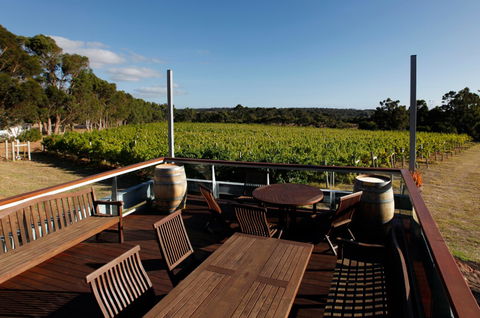 Evans & Tate - Lightning Ridge Tourism 3