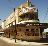 Robin Hood Hotel - Lightning Ridge Tourism