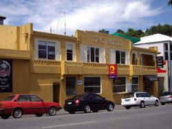 TRC Hotel - Lightning Ridge Tourism 1