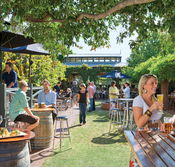The Edinburgh Hotel and Cellars - Lightning Ridge Tourism