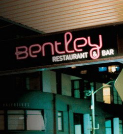 Bentley Bar - Lightning Ridge Tourism 0