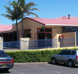 Tacking Point Tavern - Lightning Ridge Tourism 3