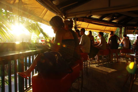 Balcony Bar And Oyster Co. - Lightning Ridge Tourism 4