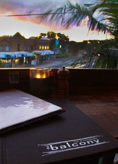 Balcony Bar And Oyster Co. - Lightning Ridge Tourism 5