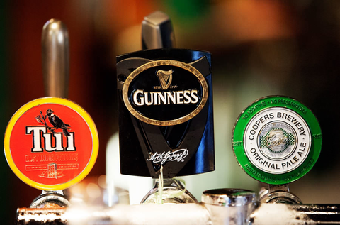 O'Malley's Irish Pub - Lightning Ridge Tourism 3