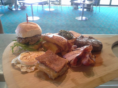 Salamander Tavern - Lightning Ridge Tourism 4
