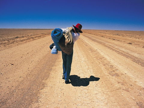 A Portrait Of Australia: Stories Through The Lens Of Australian Geographic - Lightning Ridge Tourism 0