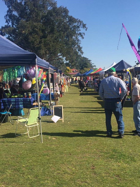 Casino Golf Club Markets - Lightning Ridge Tourism 0