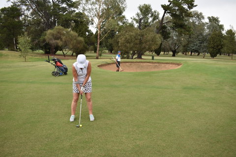 Howlong Golden Shoe Nine Hole Golf Tournament - Lightning Ridge Tourism 0