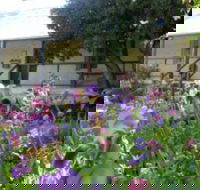 Raglan Art Award Exhibition - Lightning Ridge Tourism