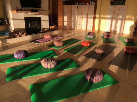 Spring Pilates Wellness Retreat - Lightning Ridge Tourism 0