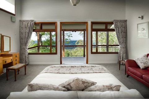 Spring Pilates Wellness Retreat - Lightning Ridge Tourism 1