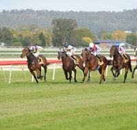 Aggies Race Day - Lightning Ridge Tourism