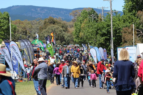Australian National Field Days - Lightning Ridge Tourism 1