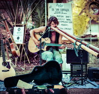 Buskers by the Lake