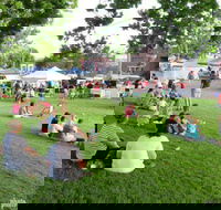 Young and Region Farmers Markets - Lightning Ridge Tourism