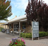 Manna by Haus - Lightning Ridge Tourism