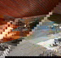 Melbourne Dandenong Central Apartment - Lightning Ridge Tourism