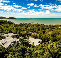 Sanctuary Palm Cove - Lightning Ridge Tourism