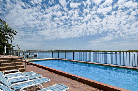 Banyandah Towers - Lightning Ridge Tourism 5