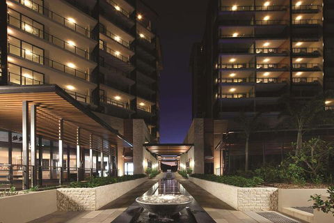Oaks Redcliffe Mon Komo Suites - Lightning Ridge Tourism 1