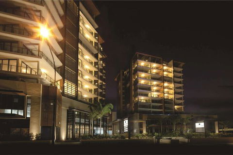 Oaks Redcliffe Mon Komo Suites - Lightning Ridge Tourism 2