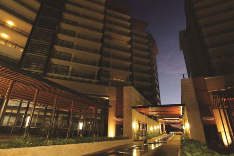 Oaks Redcliffe Mon Komo Suites - Lightning Ridge Tourism 4
